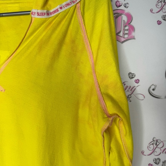 Victoria secret pink sweater pullover your place or mine yellow white pink 2 way - Picture 9 of 15